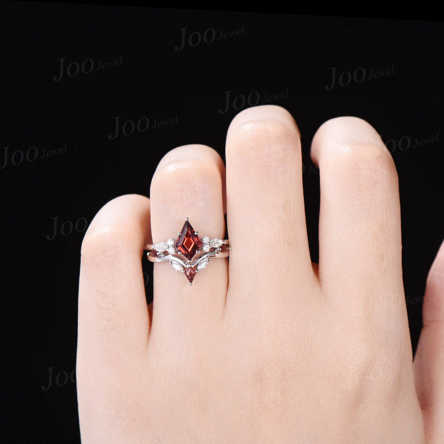Natural Garnet Moissanite Engagement Ring Set Red Gemstone Kite Ring Set 10K Rose Gold January Birthstone Wedding Ring Vintage Promise Ring