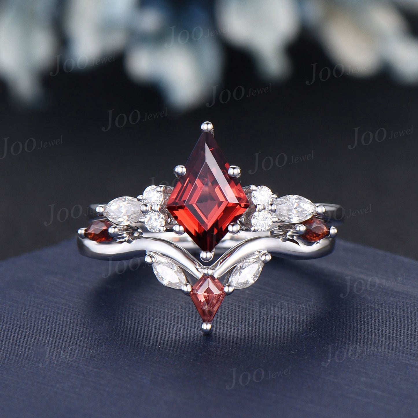 Natural Garnet Moissanite Engagement Ring Set Red Gemstone Kite Ring Set 10K Rose Gold January Birthstone Wedding Ring Vintage Promise Ring