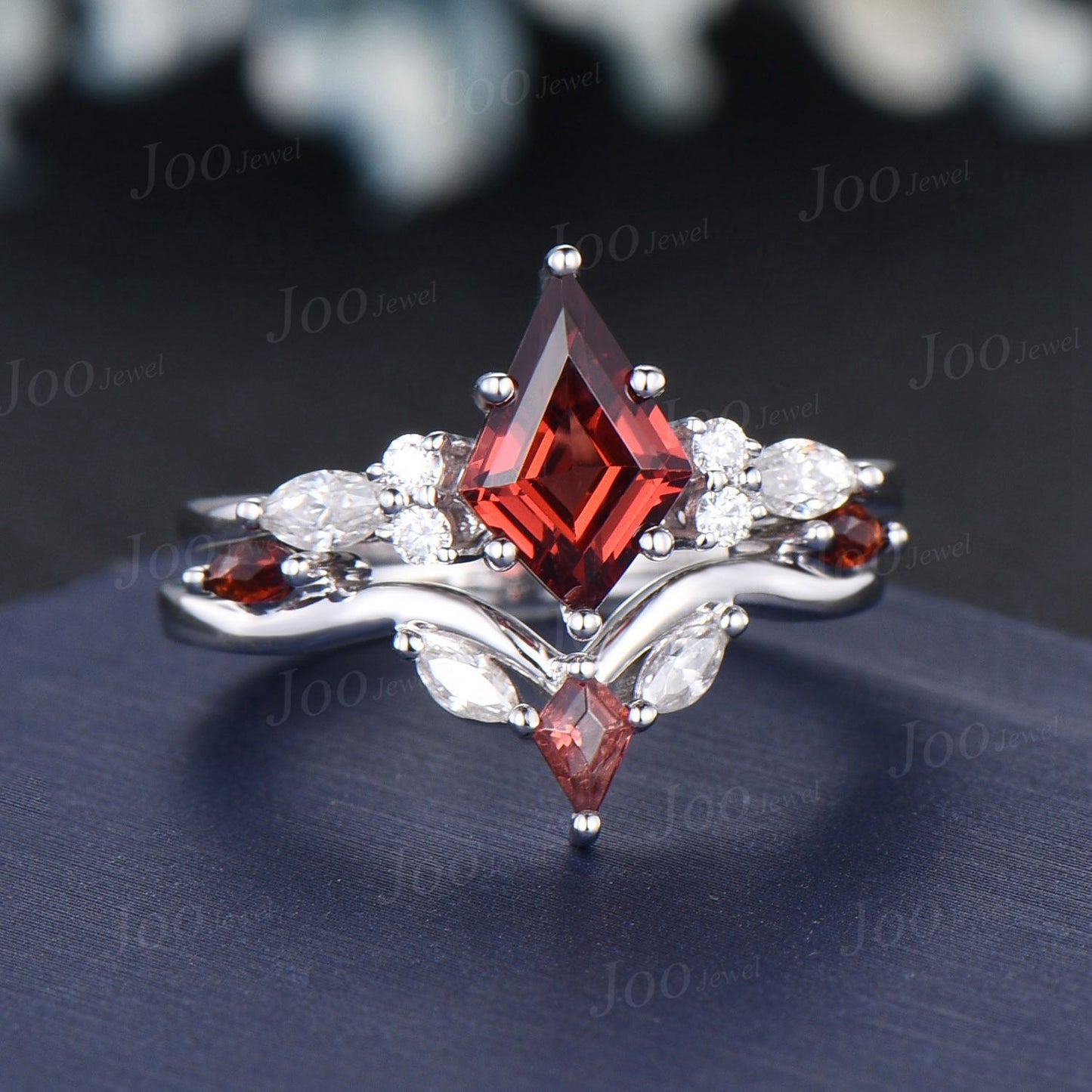 Natural Garnet Moissanite Engagement Ring Set Red Gemstone Kite Ring Set 10K Rose Gold January Birthstone Wedding Ring Vintage Promise Ring