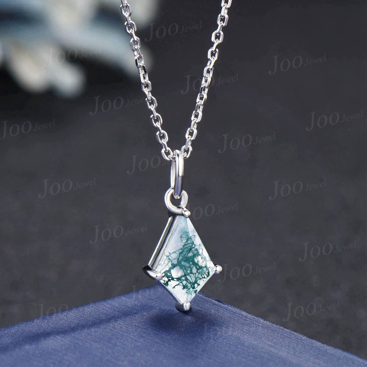 1.5ct Natural Green Moss Agate Drop Necklace Vintage Kite Green Gemstone Pendant 14K Rose Gold Unique Kite Solitaire Bridal Necklace Women