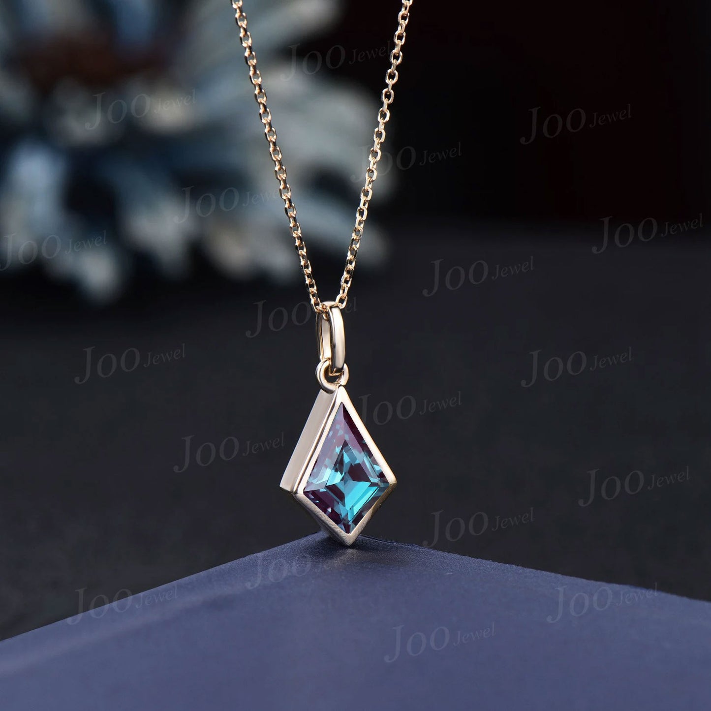 Bezel Set Color-Change Alexandrite Drop Necklace Vintage Kite Shaped Gemstone Pendant 14K Rose Gold Unique Solitaire Bridal Necklace Women
