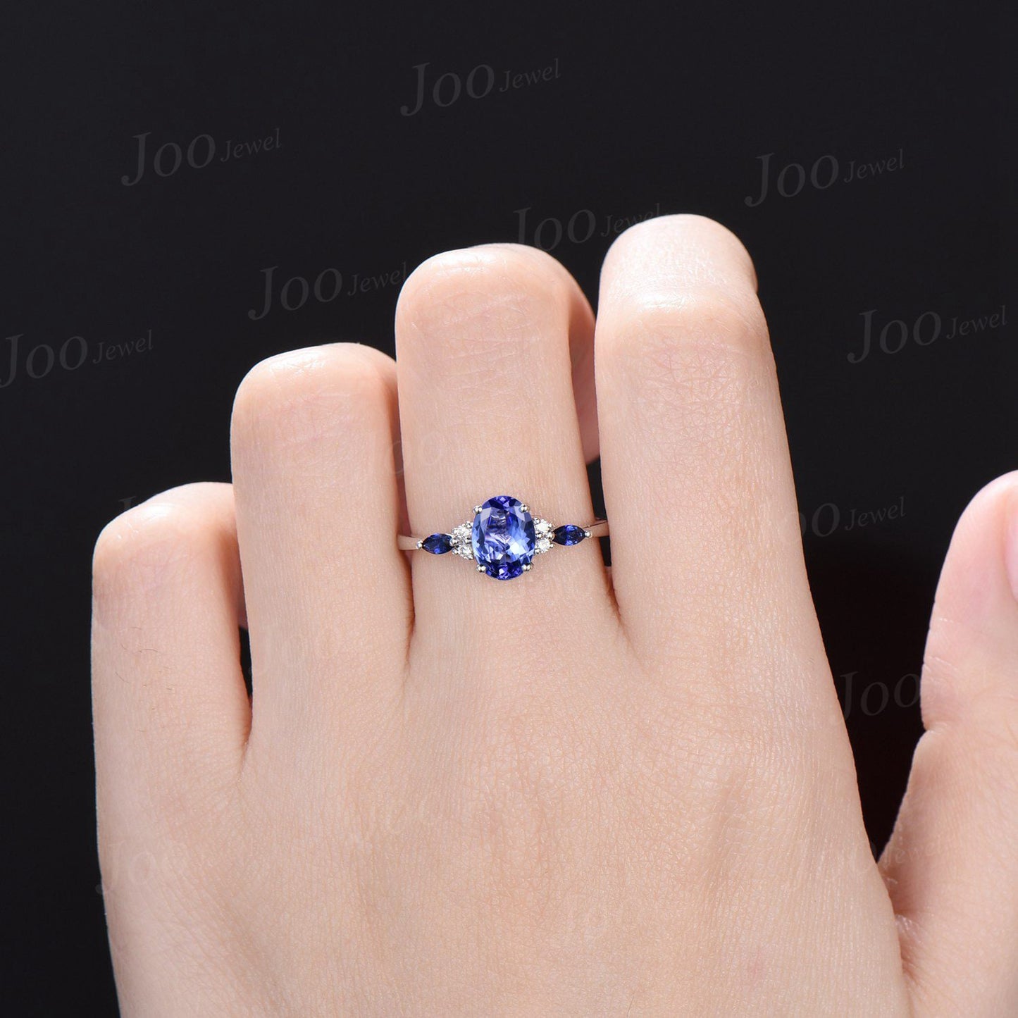 Vintage 1.5ct Oval Natural Tanzanite Engagement Ring in 14K White Gold Cluster Blue Sapphire Diamond Promise Bridal Wedding Ring for Women