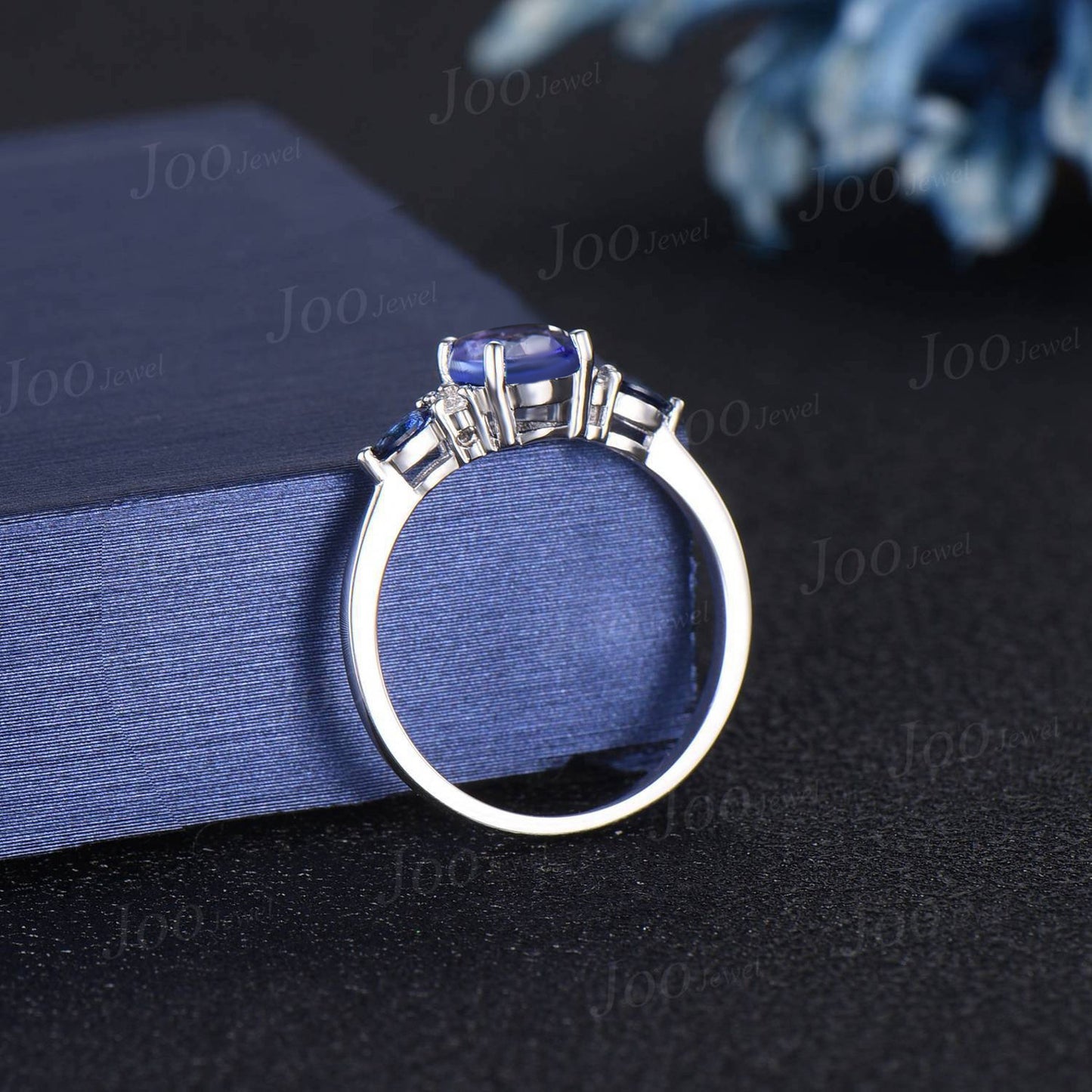 Vintage 1.5ct Oval Natural Tanzanite Engagement Ring in 14K White Gold Cluster Blue Sapphire Diamond Promise Bridal Wedding Ring for Women