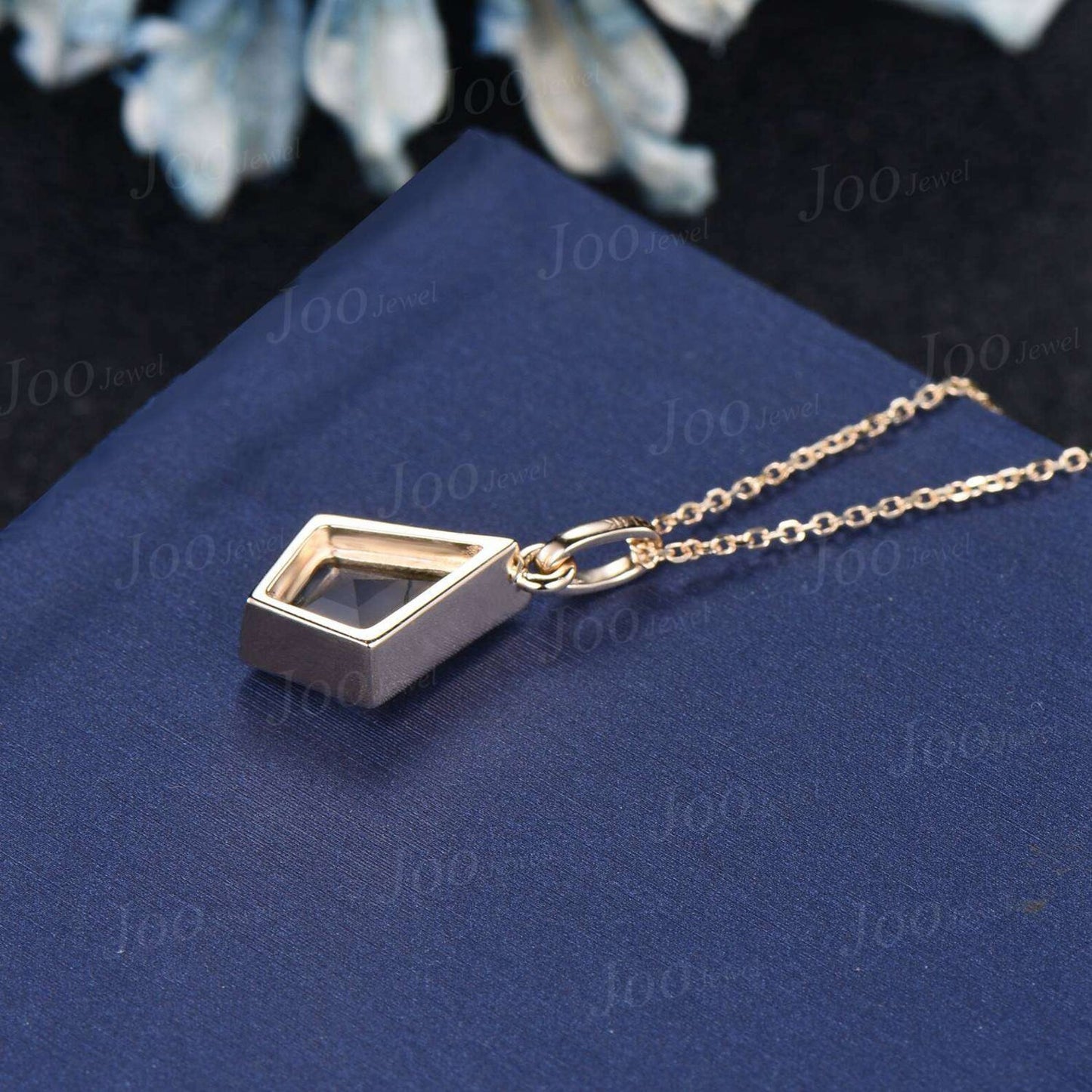 Bezel Set Color-Change Alexandrite Drop Necklace Vintage Kite Shaped Gemstone Pendant 14K Rose Gold Unique Solitaire Bridal Necklace Women