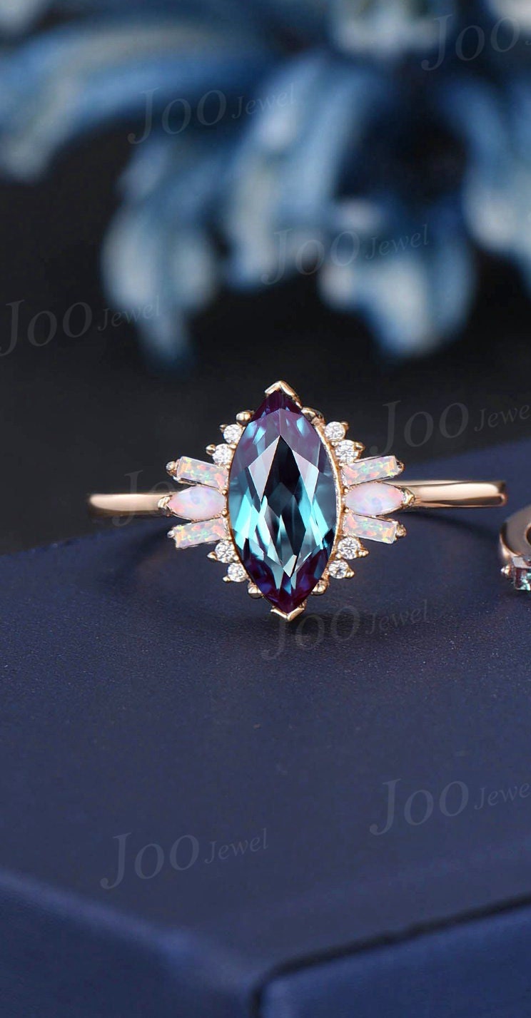 Marquise Cut Color-Change Alexandrite Ring Set Opal Moissanite Cluster Engagement Ring Unique Kite Alexandrite Wedding Ring Anniversary Gift