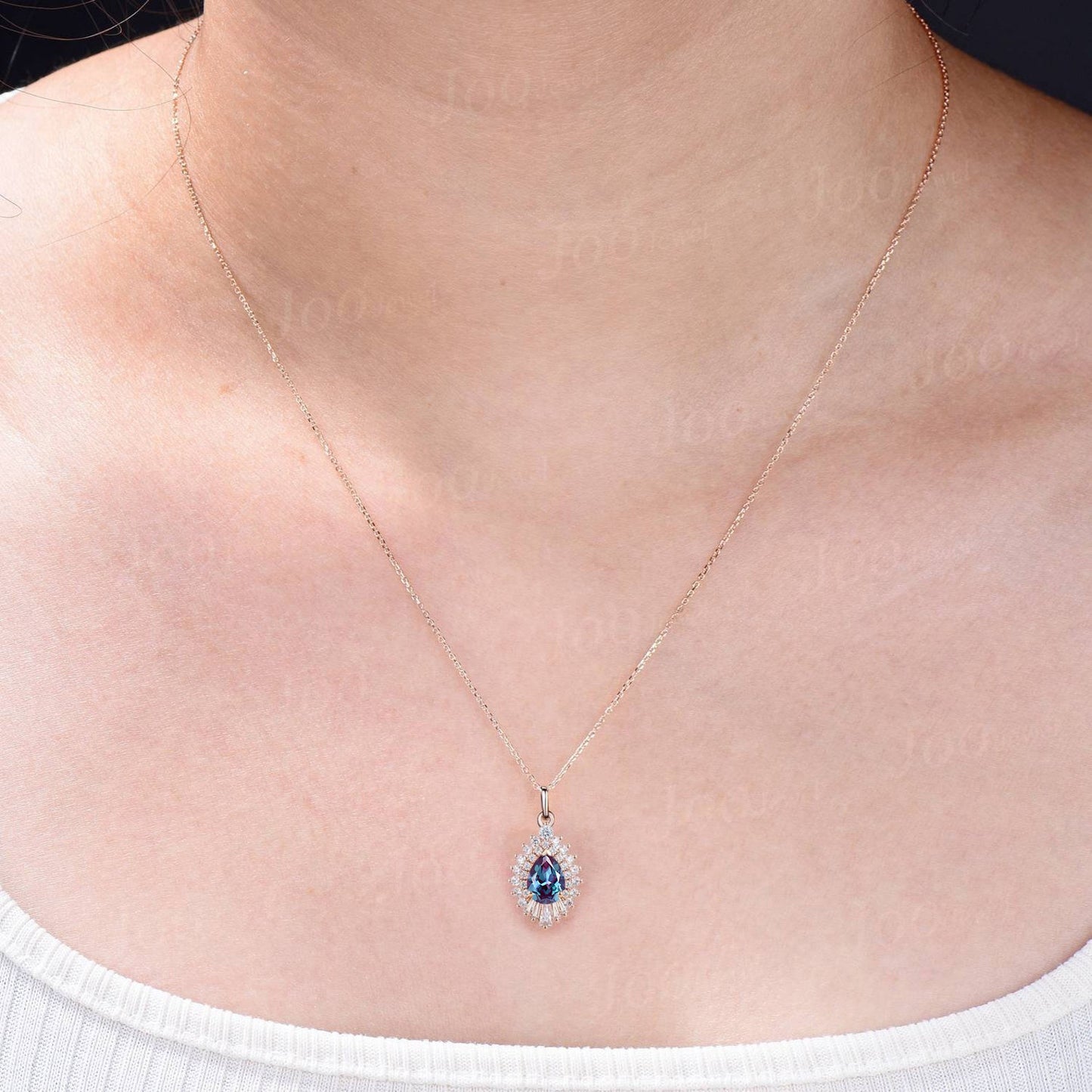 Luxury Pear Alexandrite Pendant Necklace 14K Gold June Birthstone Necklace Double Halo Moissanite Diamond Necklace Banquet Gemstone Jewelry