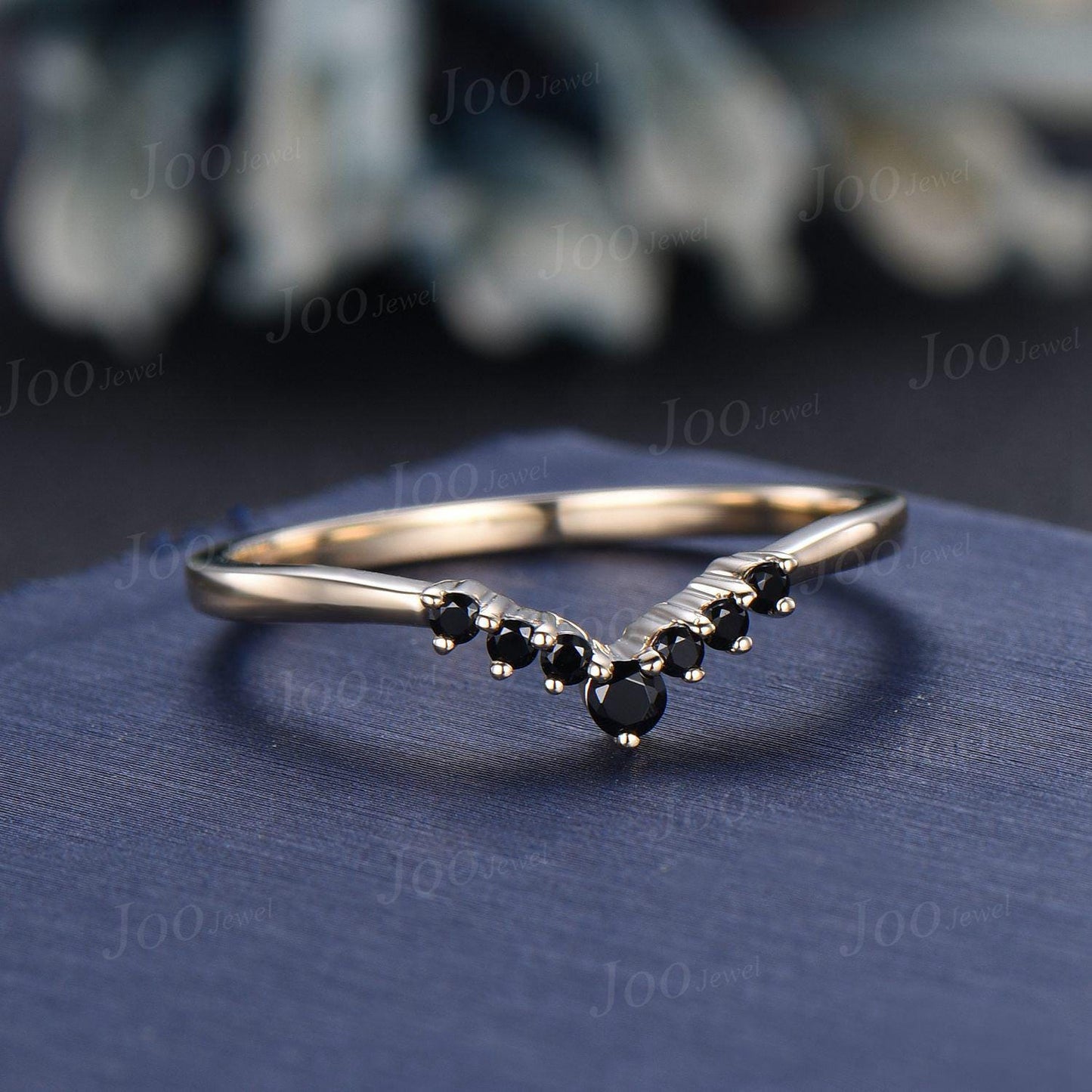Natural Round Black Spinel Contour Wedding Band 14K Yellow Gold Curved Nesting Band Unique Vintage Stacking Retro Versatile Matching Ring