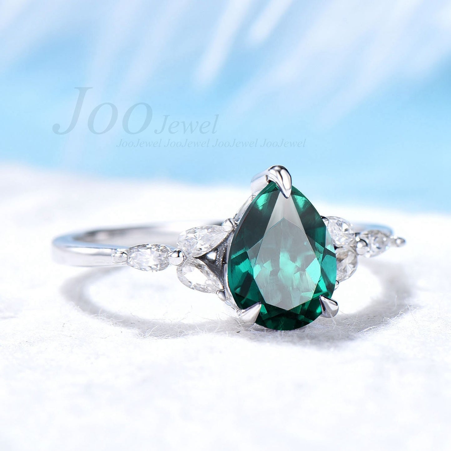Pear Cut Emerald Engagement Ring Vintage Dainty Sterling Silver Emerald Wedding Ring May Birthstone Ring Anniversary Jewelry Gift Women