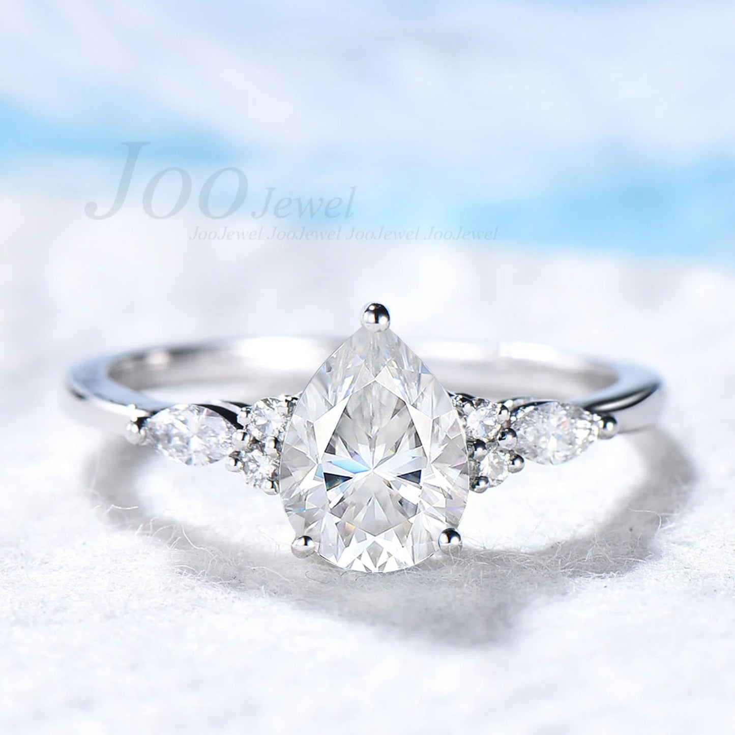 Pear Shaped Moissanite Engagement Ring Sterling Silver Cluster Diamond Engagement Ring Simple Wedding Bridal Set Rose Gold Dainty Jewelry