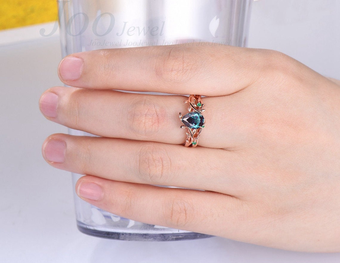 Nature Inspired Alexandrite Engagement Ring Vintage 14K White Gold Pear Cut Alexandrite Ring Emerald Leaf Wedding Ring Unique Promise Gift