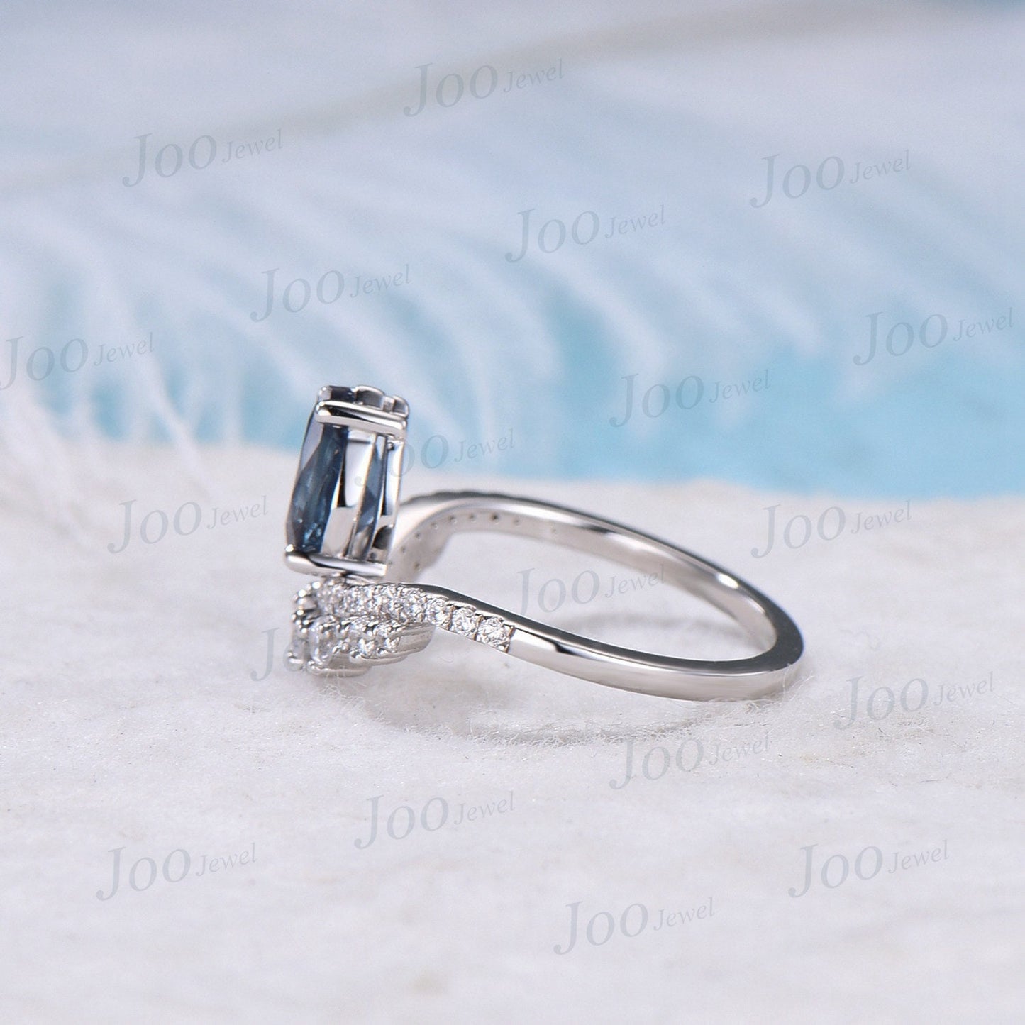 Vintage Alexandrite Engagement Ring Pear Alexandrite Curve Wedding Ring Unique Art Deco Micro Pave Moissanite Curved Ring Anniversary Ring