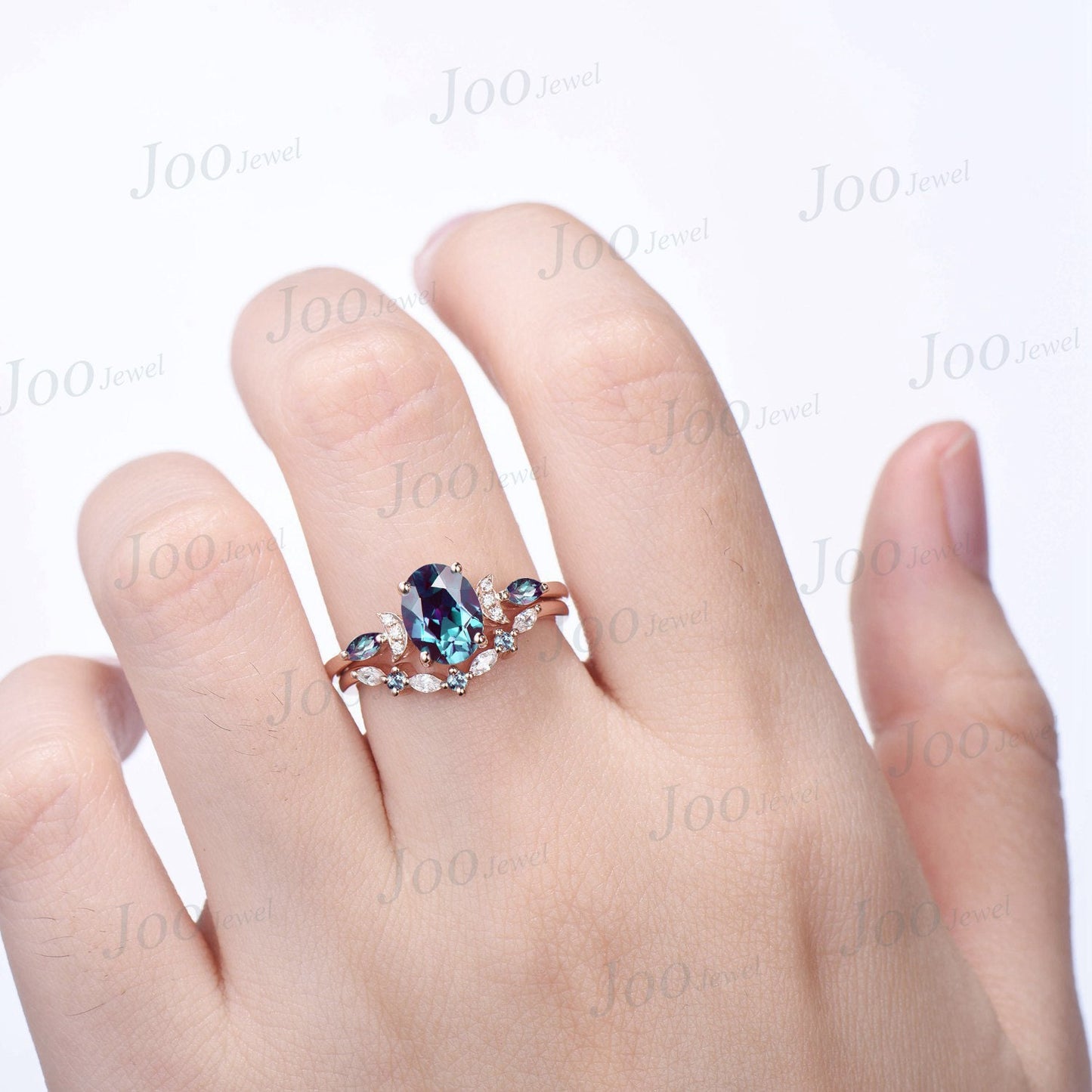 1.5ct Oval Alexandrite Moon Engagement Ring Set 2pcs Rose Gold Celestial Alexandrite Bridal Set Moissanite Alexandrite Curve Wedding Band