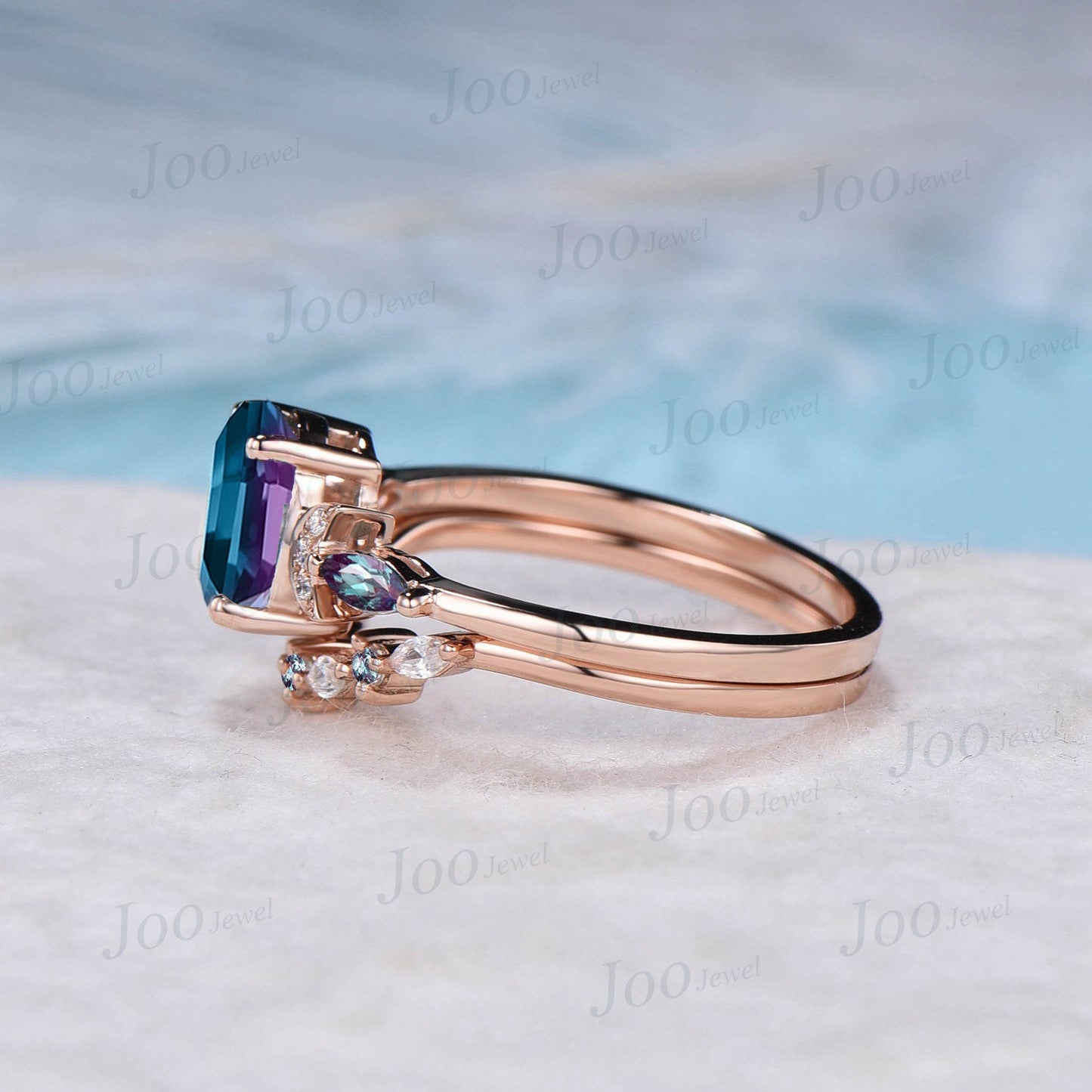 1.5ct Oval Alexandrite Moon Engagement Ring Set 2pcs Rose Gold Celestial Alexandrite Bridal Set Moissanite Alexandrite Curve Wedding Band