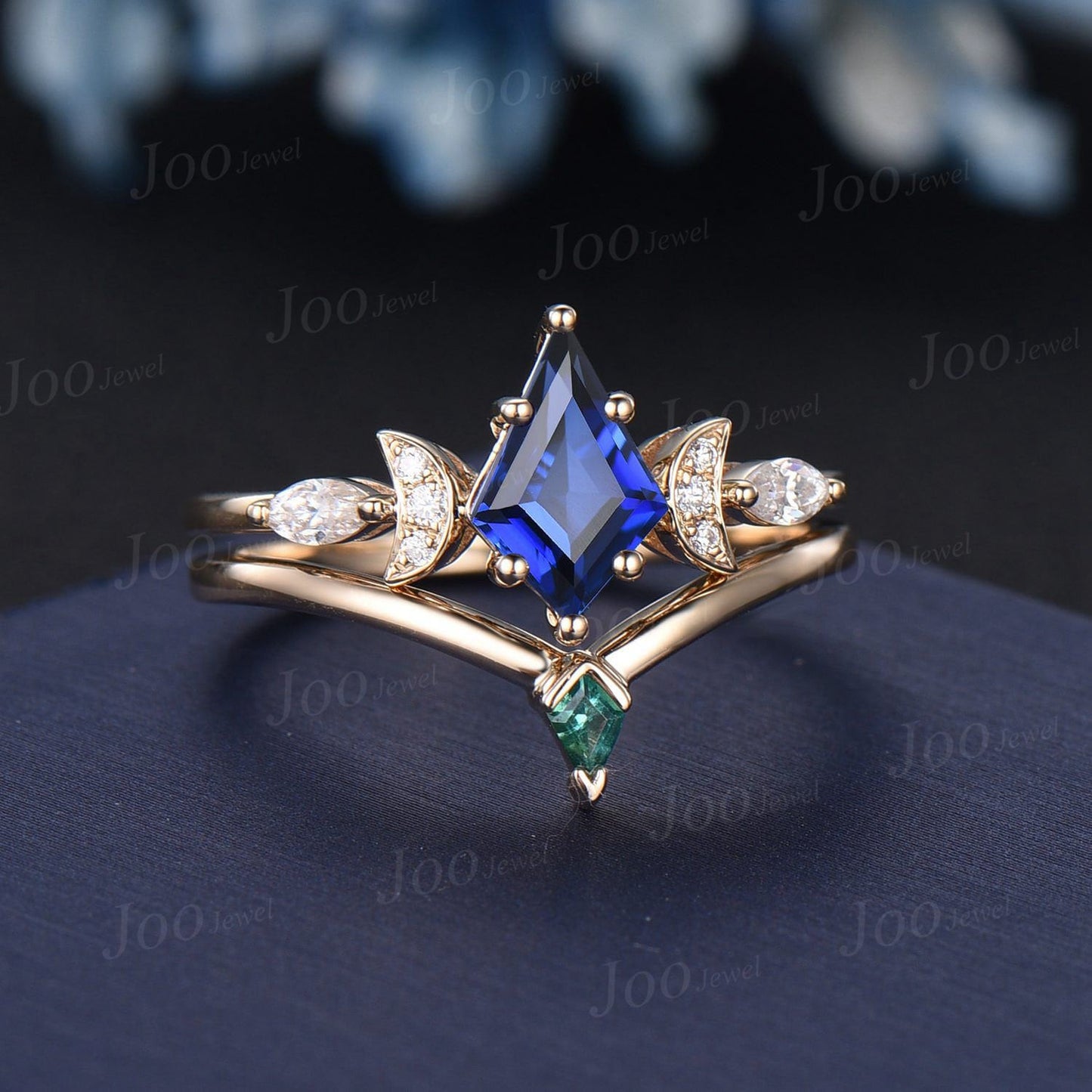 Unique Kite Cut Blue Sapphire Wedding Ring Set 14K Yellow Gold Moissanite Crescent Moon Engagement Ring Green Emerald Wedding Band Women