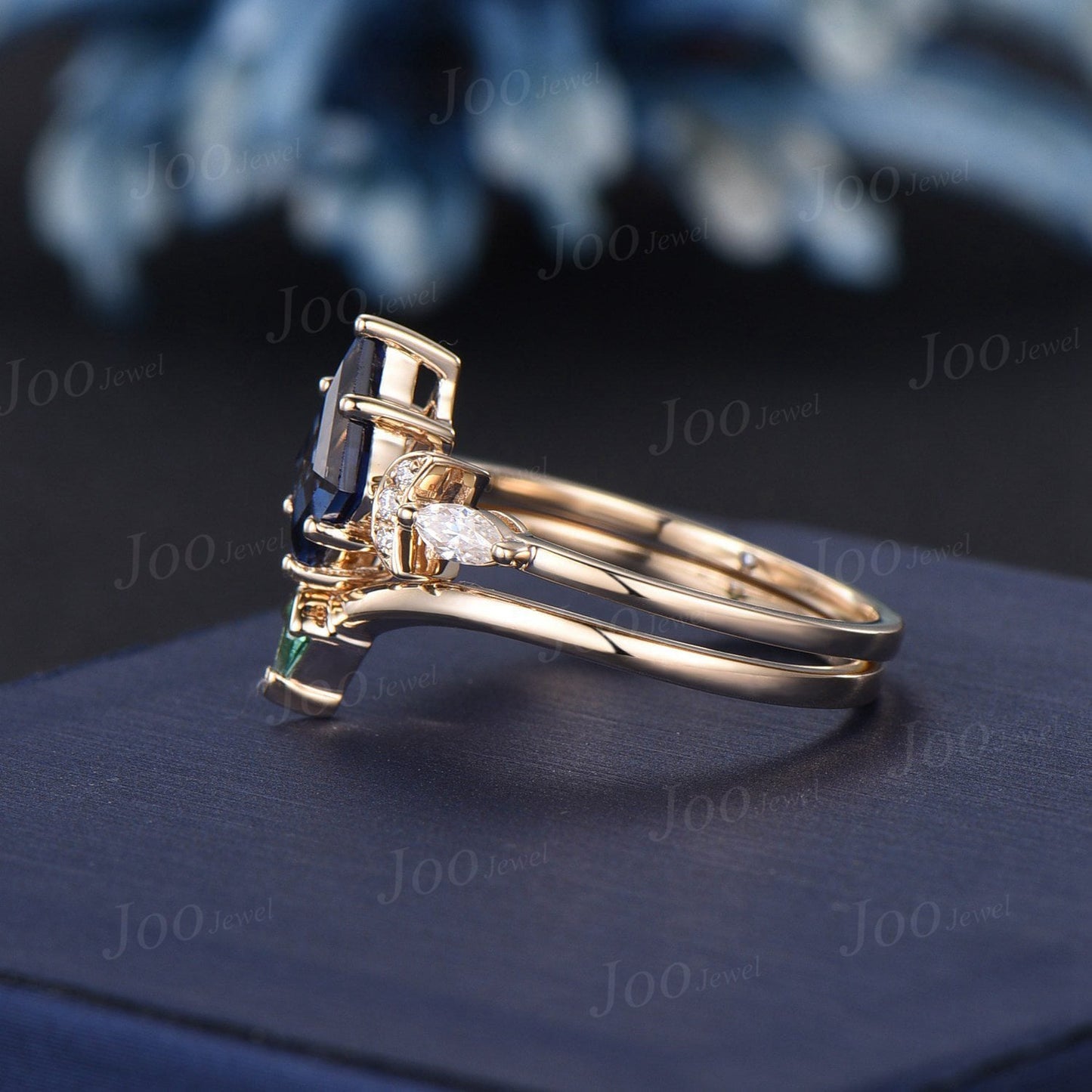 Unique Kite Cut Blue Sapphire Wedding Ring Set 14K Yellow Gold Moissanite Crescent Moon Engagement Ring Green Emerald Wedding Band Women