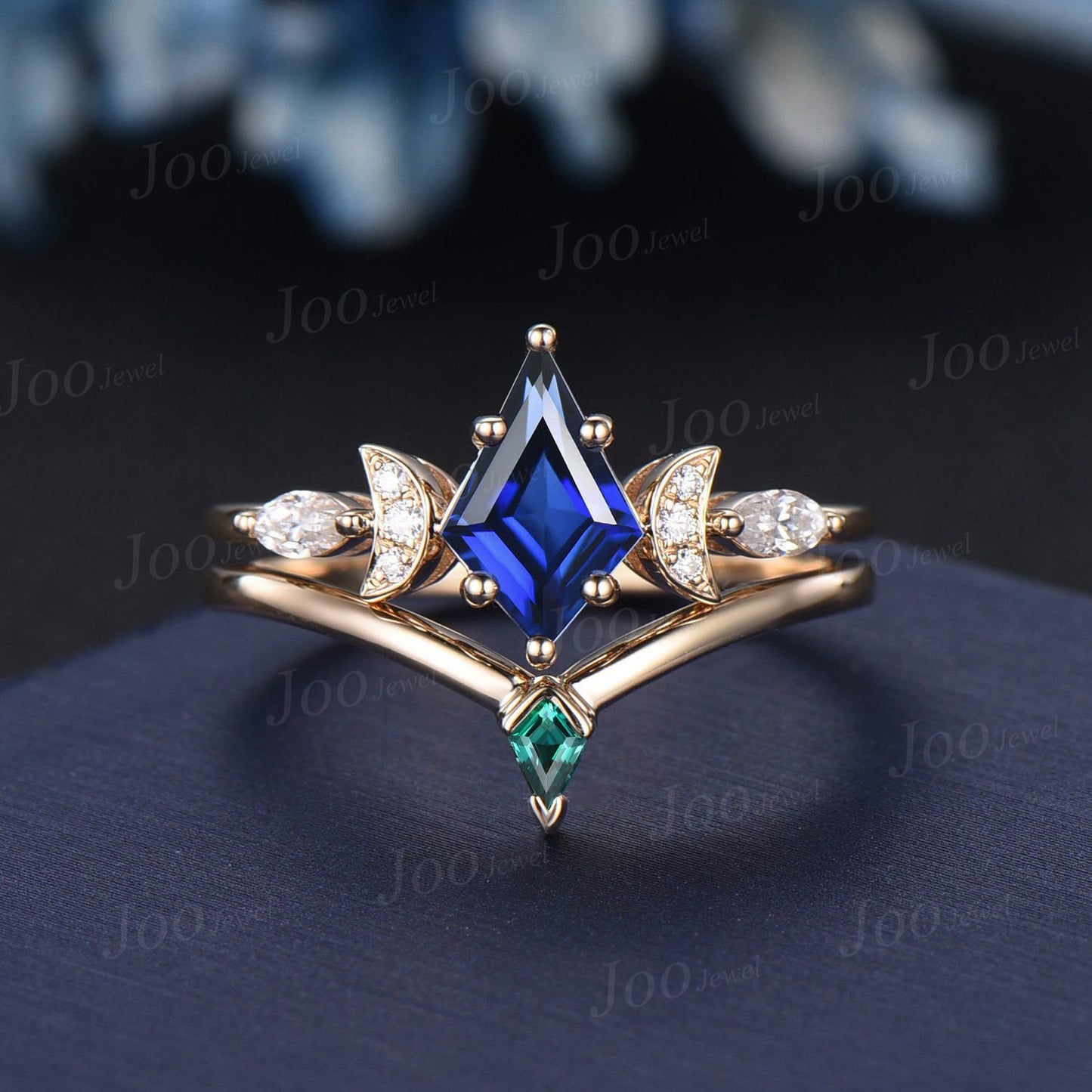Unique Kite Cut Blue Sapphire Wedding Ring Set 14K Yellow Gold Moissanite Crescent Moon Engagement Ring Green Emerald Wedding Band Women