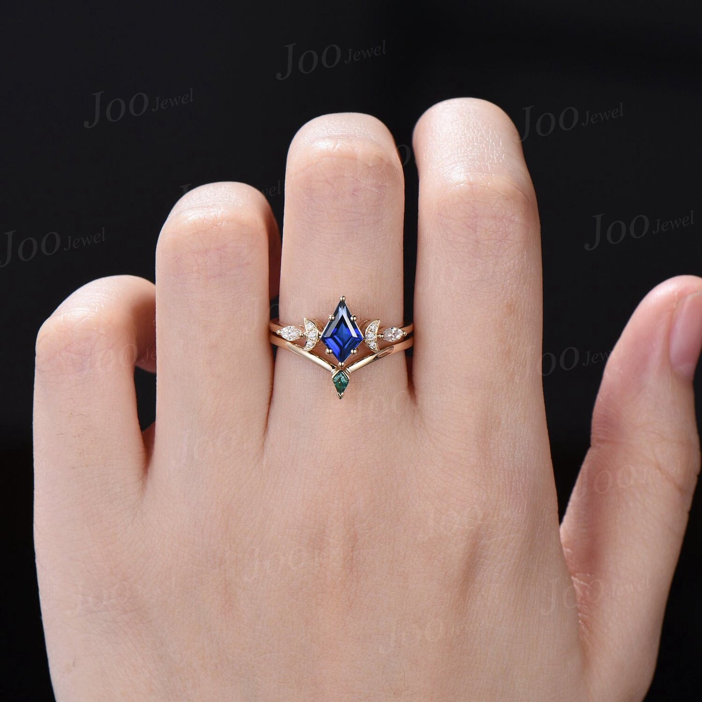 Unique Kite Cut Blue Sapphire Wedding Ring Set 14K Yellow Gold Moissanite Crescent Moon Engagement Ring Green Emerald Wedding Band Women