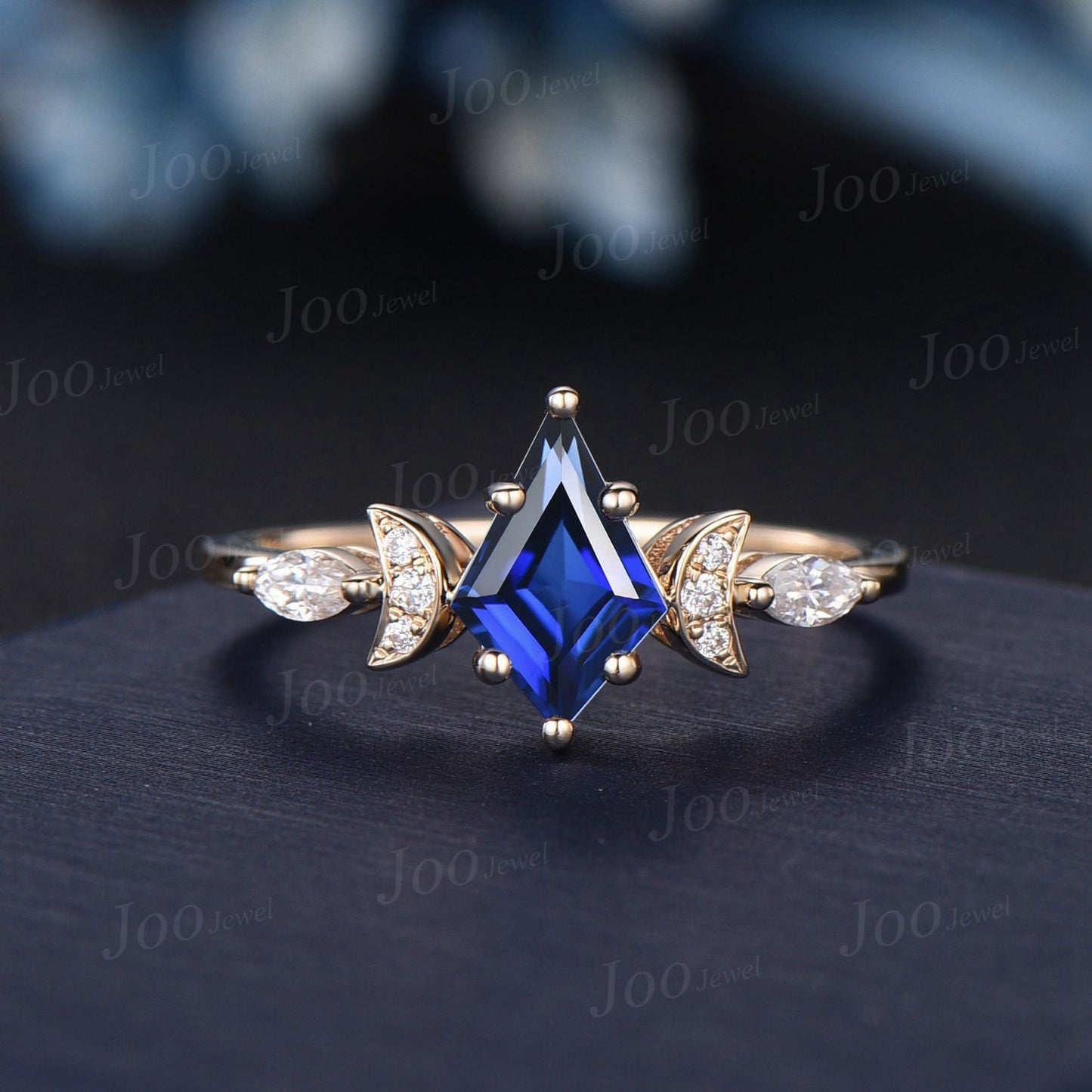 Unique Kite Cut Blue Sapphire Wedding Ring Set 14K Yellow Gold Moissanite Crescent Moon Engagement Ring Green Emerald Wedding Band Women