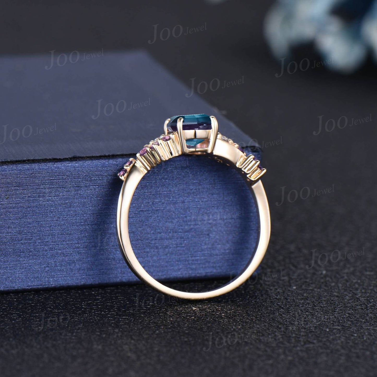 1.5ct Oval Color-Change Alexandrite Engagement Ring Cluster Moissanite Amethyst Twist Wedding Ring June Birthstone Promise Ring Gift Women