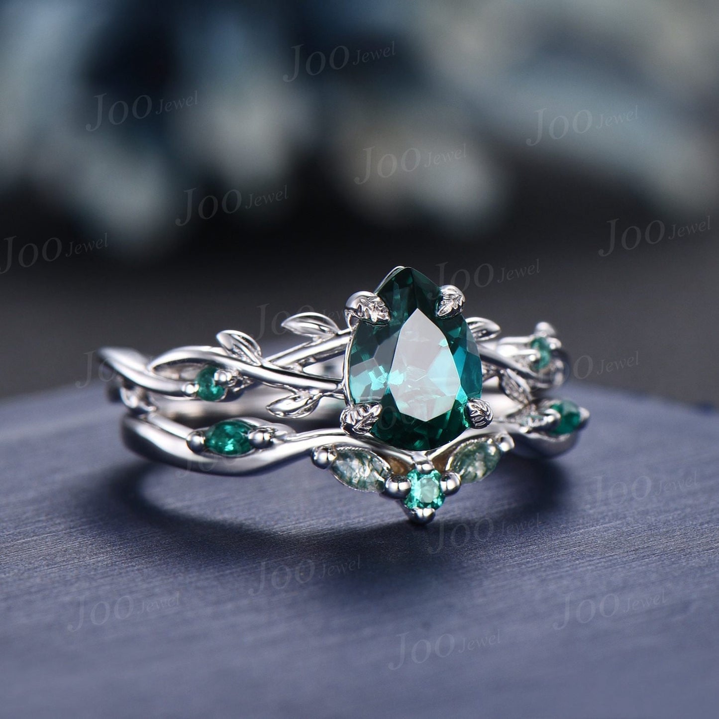 Nature Inspired Pear Shaped Green Emerald Engagement Ring Set 1.25ct Twig Branch Vine Emerald Moss Agate Wedding Band Teardrop Emerald Ring