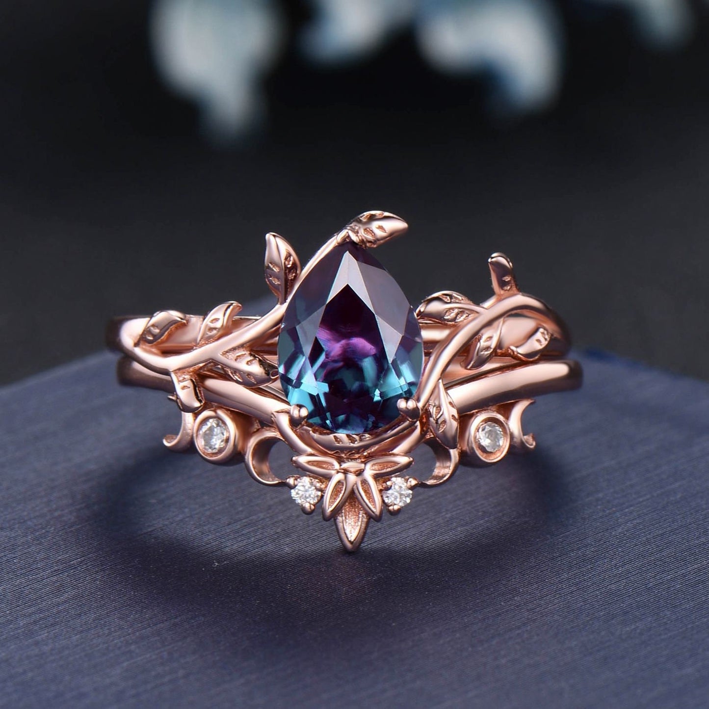1.25ct Pear Nature Inspired Color-Change Alexandrite Bridal Set Unique Triple Moon Leaf Diamond Band Branch Alexandrite Ring Proposal Gifts