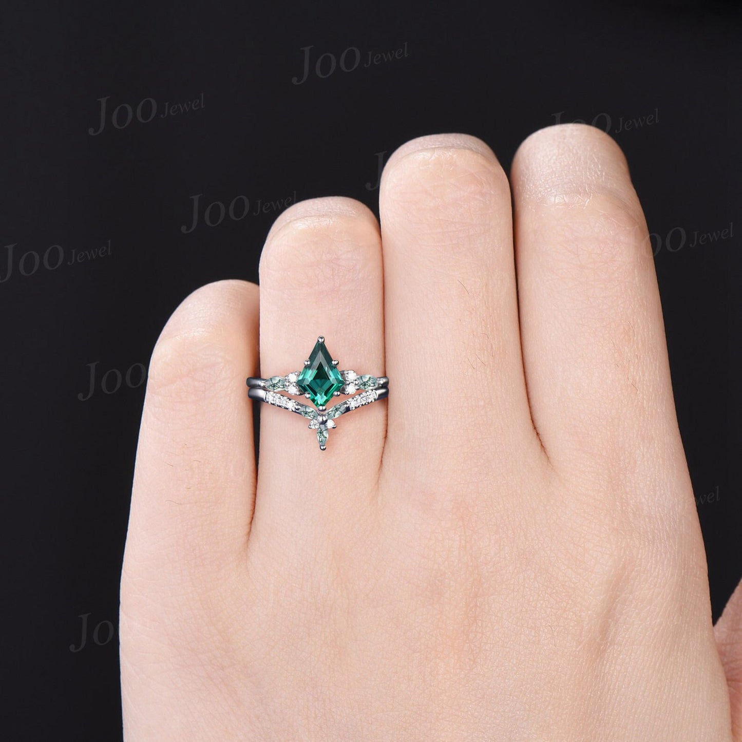 Vintage 1CT Kite Cut Green Emerald Engagement Ring Set 14K White Gold Marquise Moss Agate Moissanite Ring Women Unique Emerald Wedding Ring