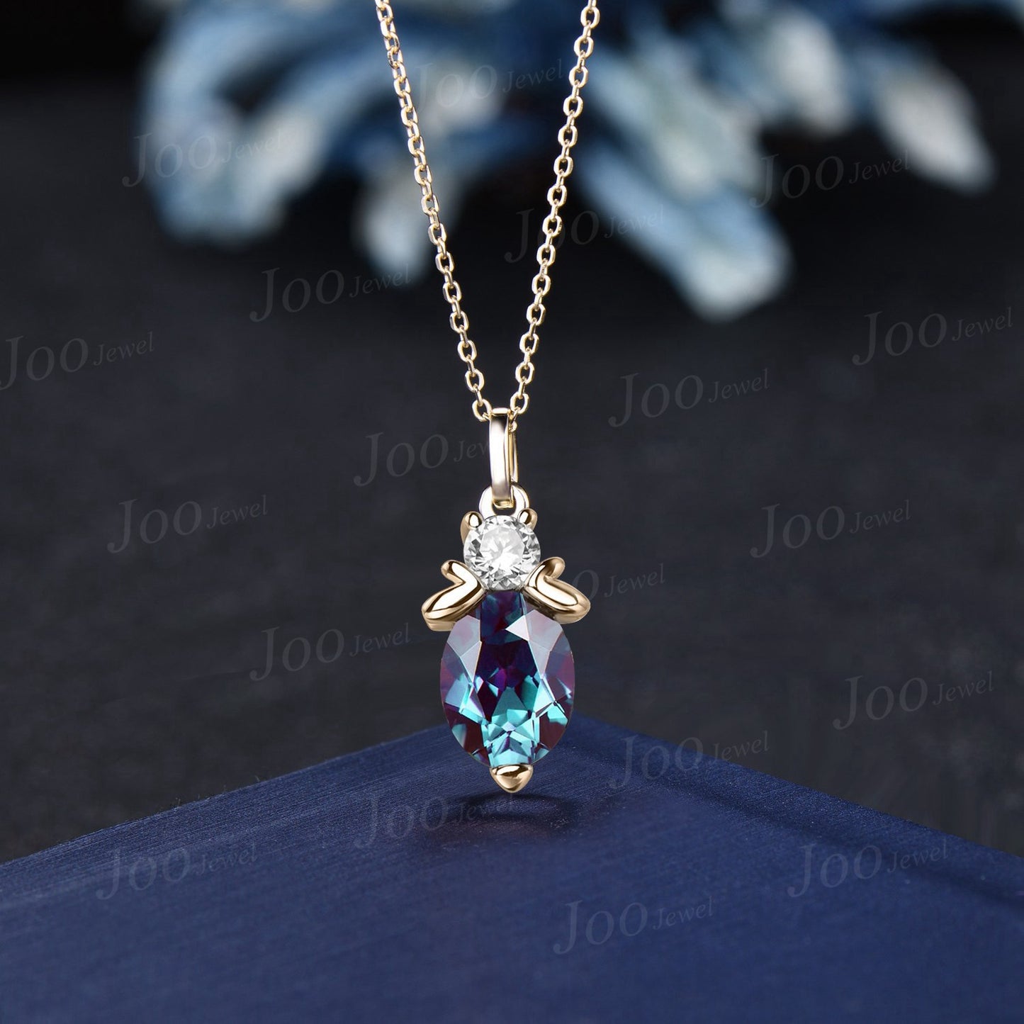 1.5ct Oval Cut Color-Change Alexandrite Moissanite Pendant 14k Rose Gold Honey Bee Necklace Unique June Birthstone Birthday Gift for Women