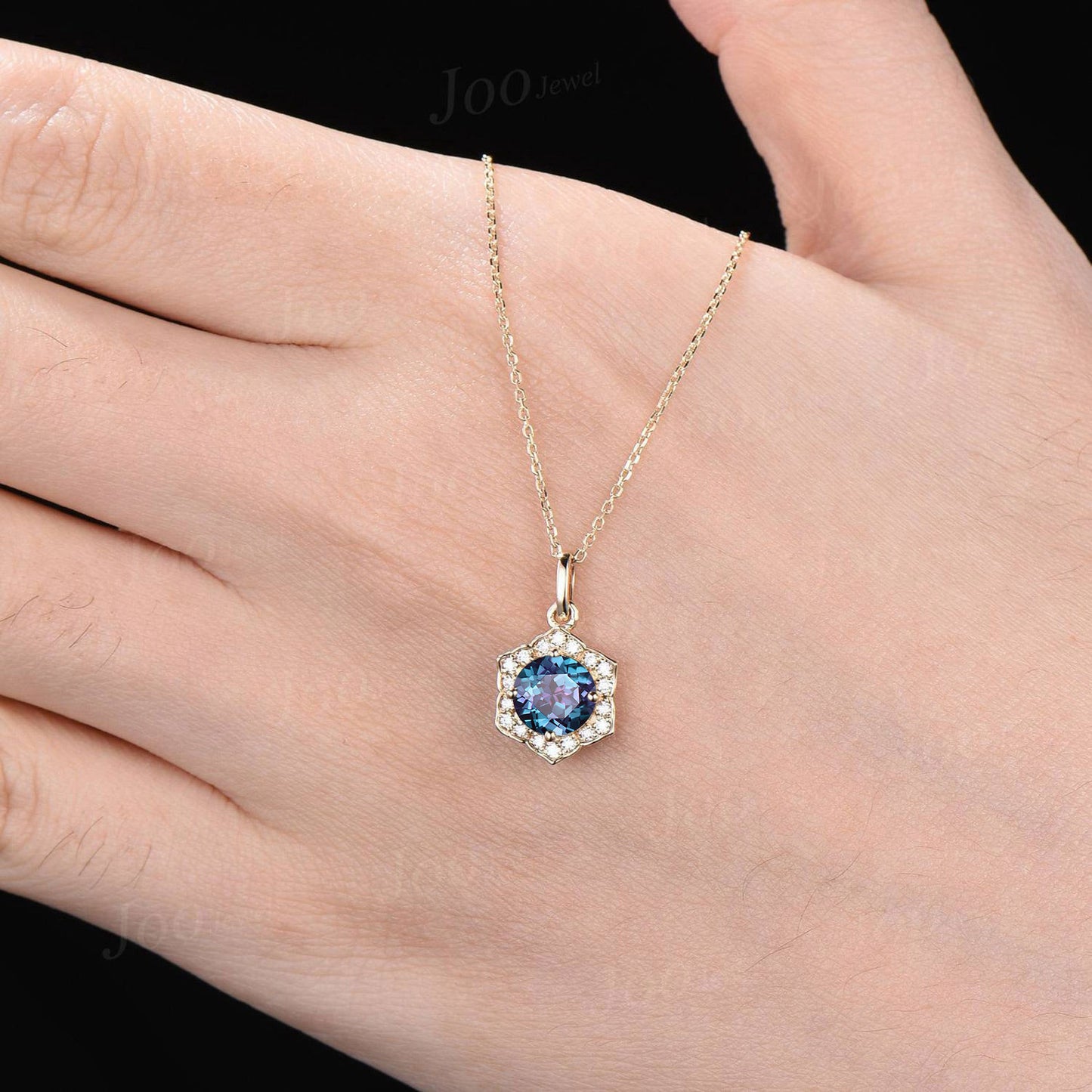 Flower Alexandrite Pendant Solid Gold Round Color-Change Alexandrite Halo Moissanite Necklace June Birthstone Birthday/Anniversary Gifts