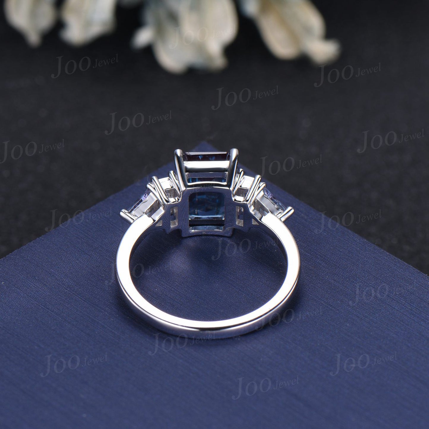 2CT Emerald Cut Color-Change Alexandrite Engagement Ring June Birthstone Wedding Ring Art Deco Baguette Moissanite Unique Wedding Gifts