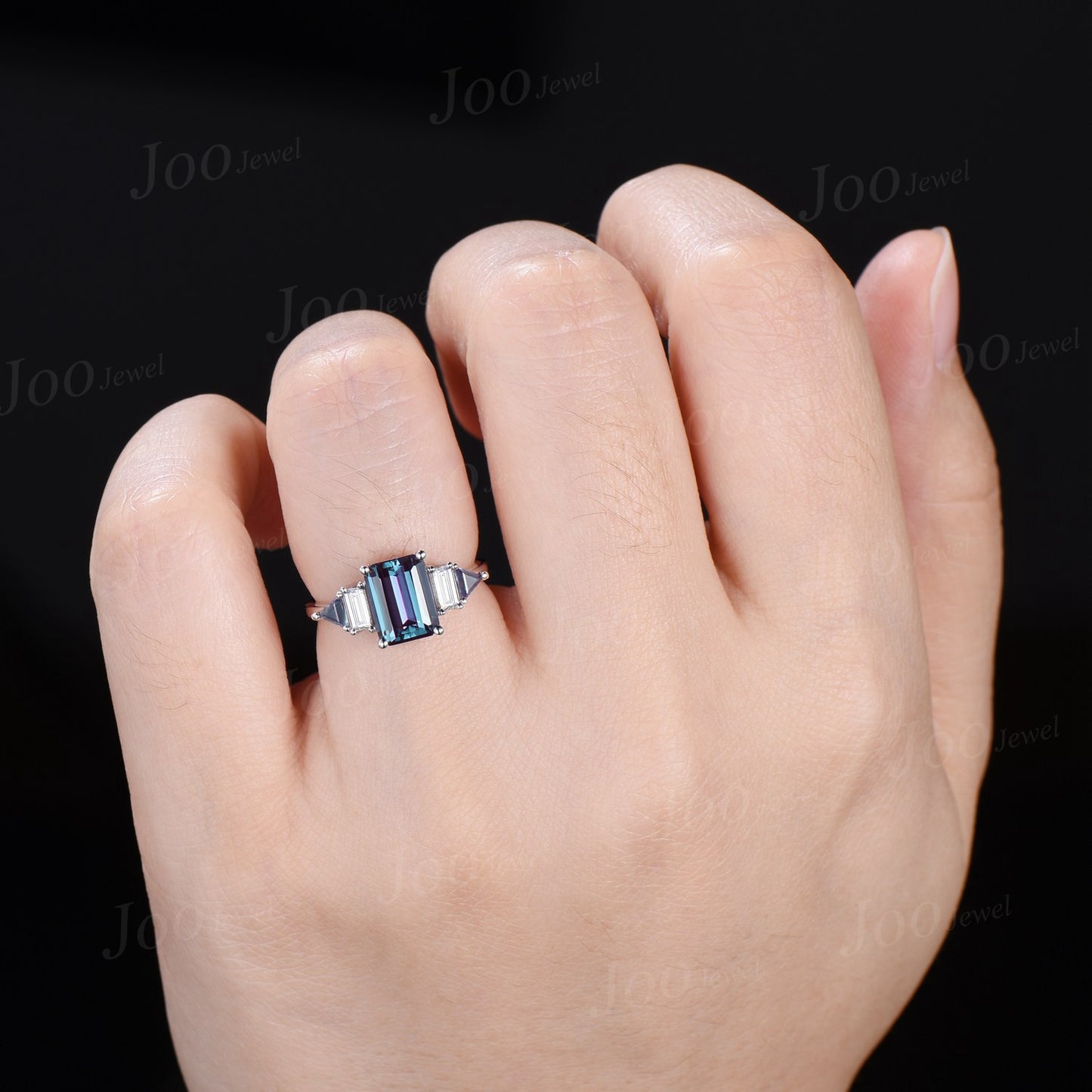 2CT Emerald Cut Color-Change Alexandrite Engagement Ring June Birthstone Wedding Ring Art Deco Baguette Moissanite Unique Wedding Gifts