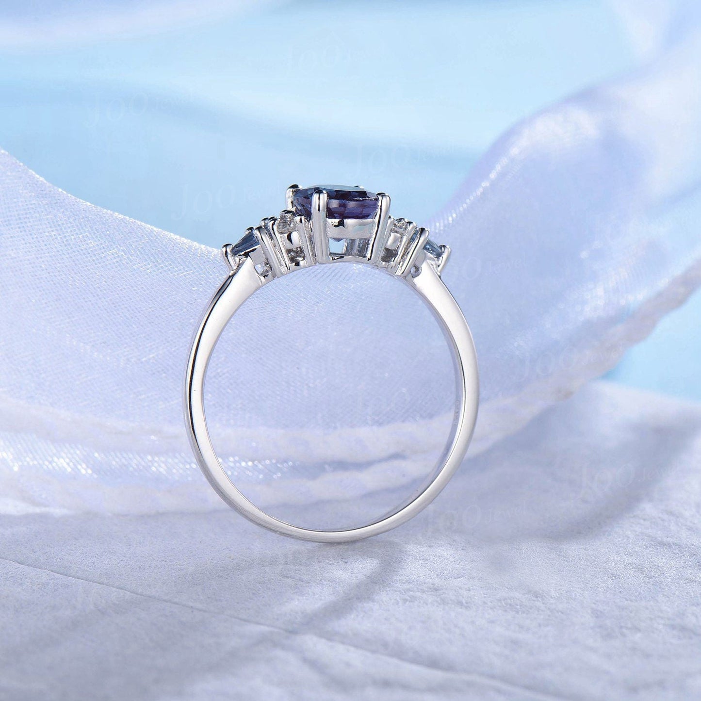 1.5ct Oval Color-Change Alexandrite Engagement Rings 14K White Gold Black Spinel Kite Alexandrite Ring Unique June Birthstone Birthday Gifts