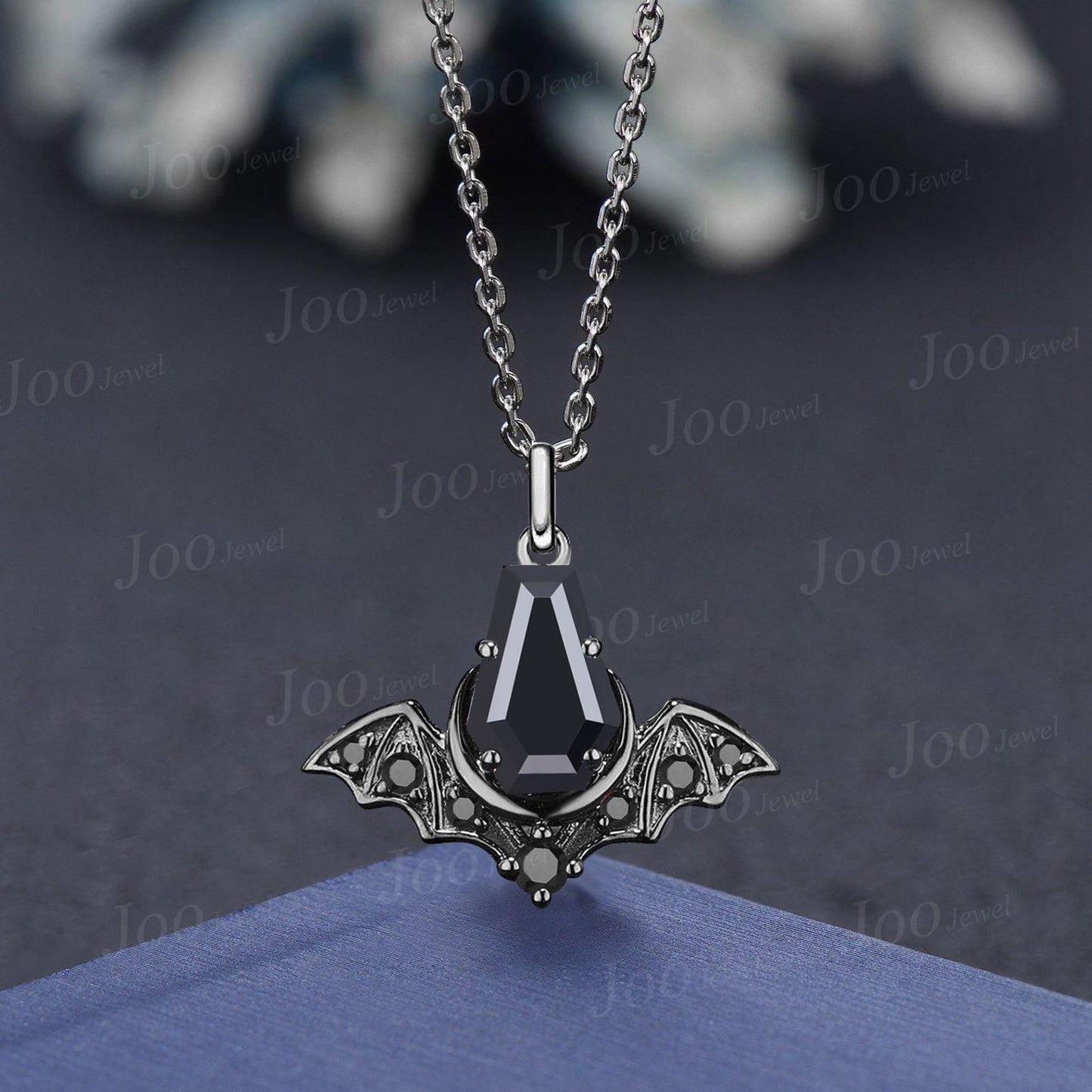 Natural Black Onyx Moon Bat Pendant Necklace Coffin Cut Natural Black Onyx Bat Wing Gothic Necklace Retro 18K Black Gold Chain for Women
