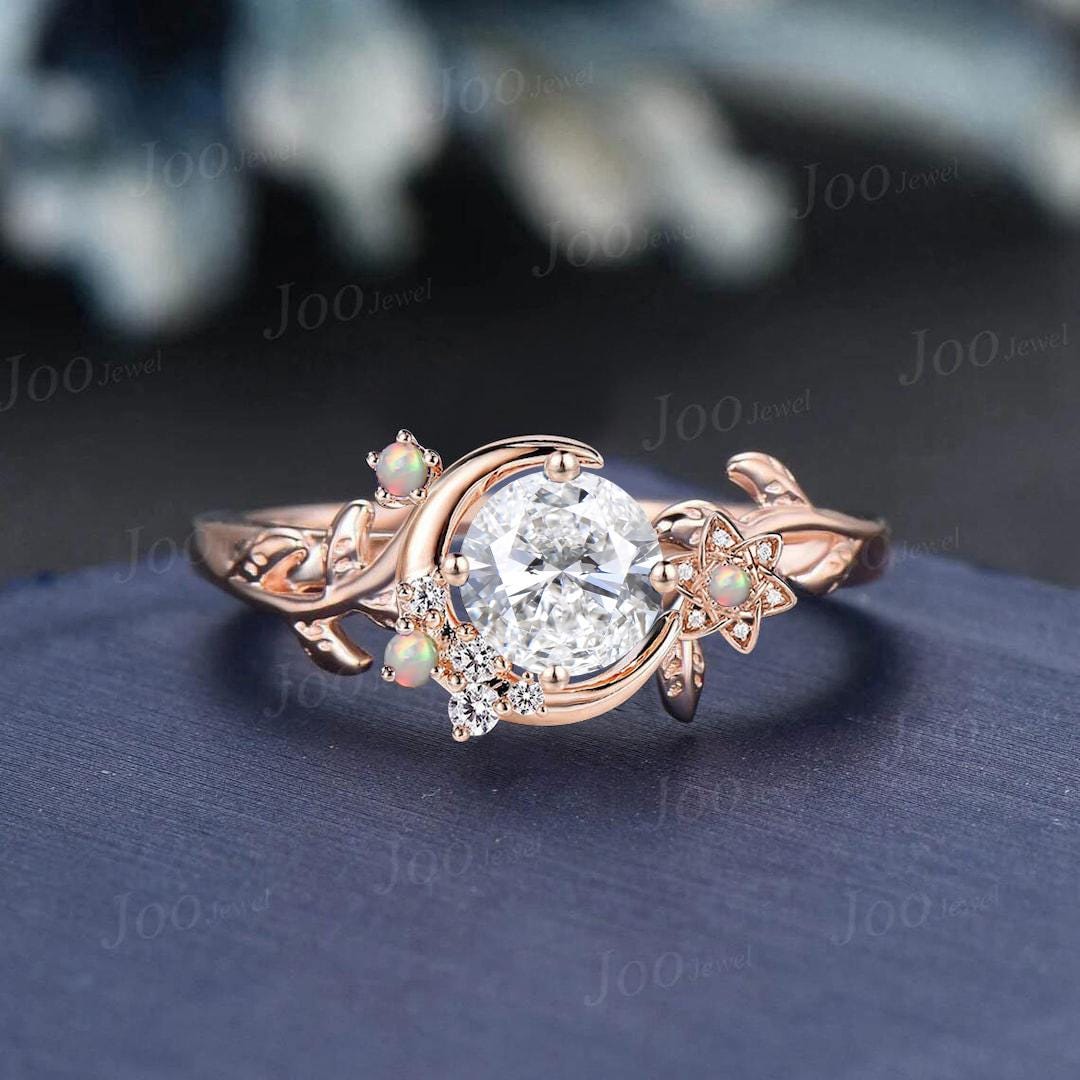 Nature Inspired Round Cut 5mm Lab Grown Diamond Ring Crescent Moon VVS D Diamond Wedding Ring Dainty Art Deco Diamond Promise Ring for Women