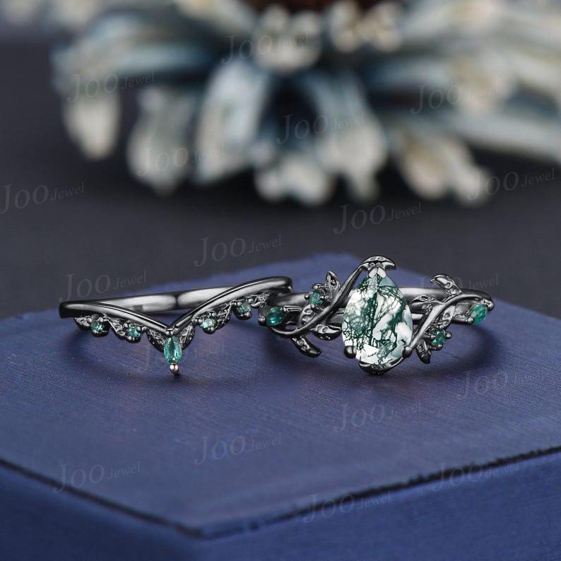 Natural Green Moss Agate Emerald Twig Vine Engagement Ring Set 1.25ct Pear Moss Agate Wedding Ring Non-Traditional Goth Black Promise Rings