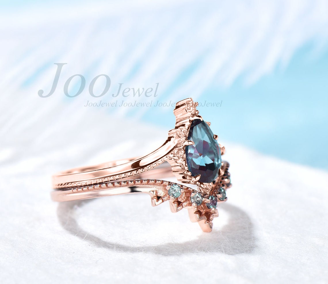 Pear Shaped June Birthstone Wedding Ring Alexandrite Engagement Ring Unique Solitaire Ring Alexandrite Bridal Set Milgrain Alexandrite Band