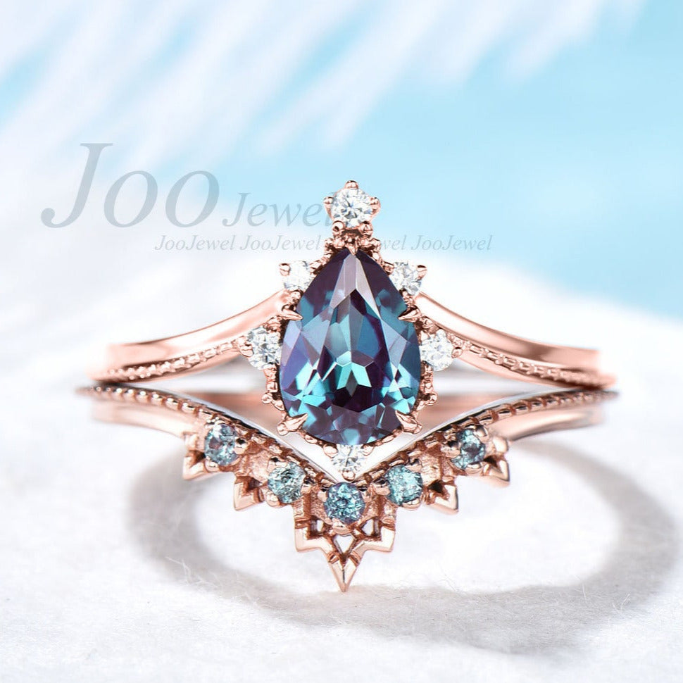 Pear Shaped June Birthstone Wedding Ring Alexandrite Engagement Ring Unique Solitaire Ring Alexandrite Bridal Set Milgrain Alexandrite Band