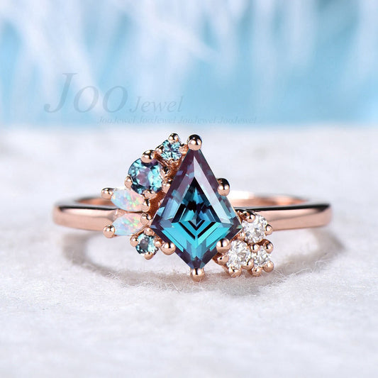 Kite Ring Vintage Alexandrite Engagement Ring Unique Color Change Gemstone Ring with June/October Birthstone Cluster Alexandrite Ring Gifts