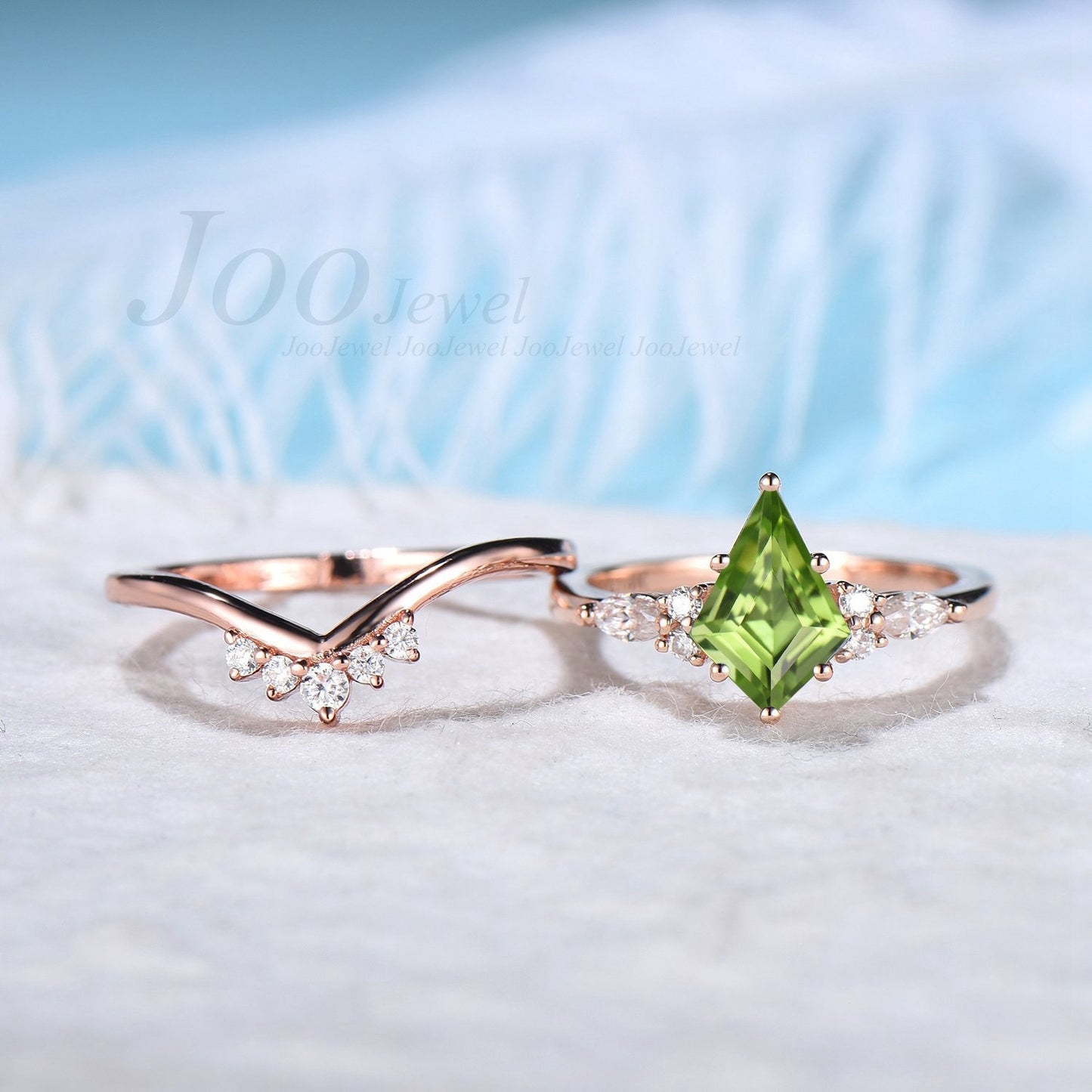 Kite Cut Natural Peridot Engagement Rings Set August Birthstone Wedding Ring Green Gemstone Curve Moissanite Wedding Band Anniversary Gift