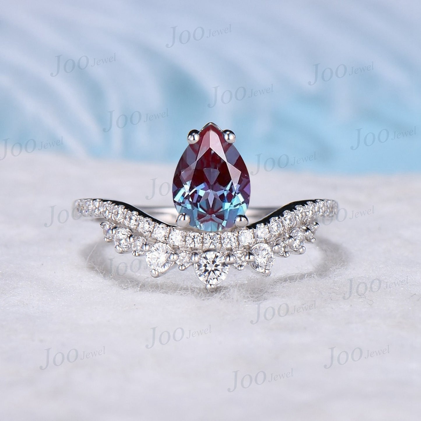 Vintage Alexandrite Engagement Ring Pear Alexandrite Curve Wedding Ring Unique Art Deco Micro Pave Moissanite Curved Ring Anniversary Ring
