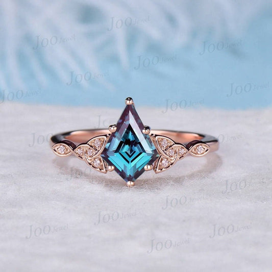 Celtic Alexandrite Engagement Ring Kite Alexandrite Wedding Ring June Birthstone Gift Trinity Knot Engagement Ring Moissanite Irish Jewelry